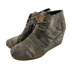 Toms Shoes Wedge Heel Chukka‎ Boots Women's 8 Camo Lace Up Ankle